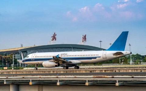 新乡空运武汉机场